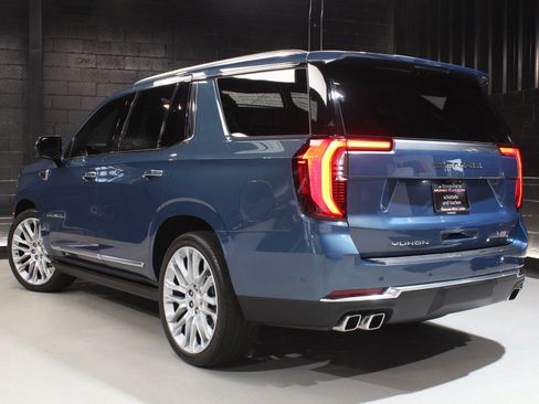 Used 2025 GMC Yukon Denali w/ Denali Reserve Package AWD/4WD image 14