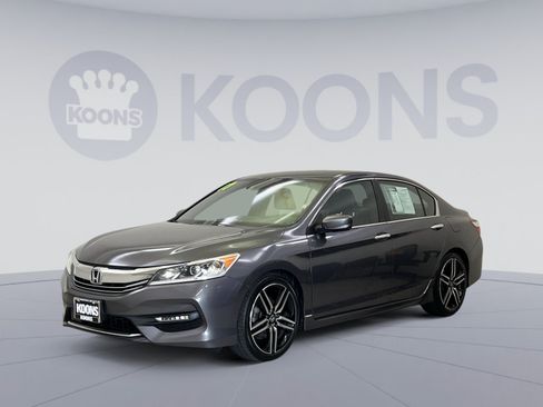 Used 2017 Honda Accord Sport image 4