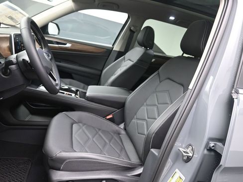 New 2026 Volkswagen Atlas SE FWD image 18