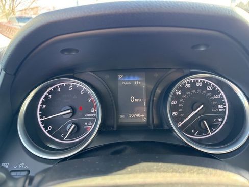 Used 2018 Toyota Camry L image 16