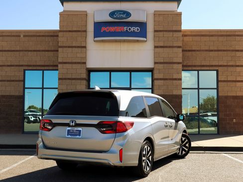 Used 2025 Honda Odyssey EX-L image 6