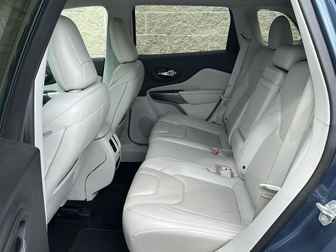 Used 2019 Jeep Cherokee Limited AWD/4WD image 22