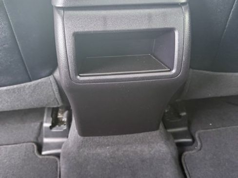 Used 2016 Toyota Camry SE image 35