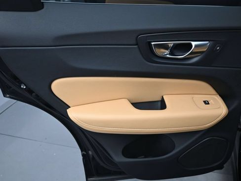 Certified 2023 Volvo XC60 B5 Ultimate w/ Climate Package AWD/4WD image 20