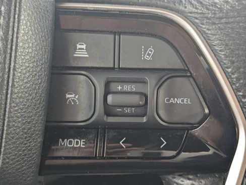 Used 2024 Toyota Tundra Platinum AWD/4WD image 35
