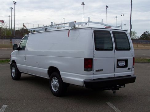 Used 2009 Ford E-350 and Econoline 350 Extended Super Duty image 4