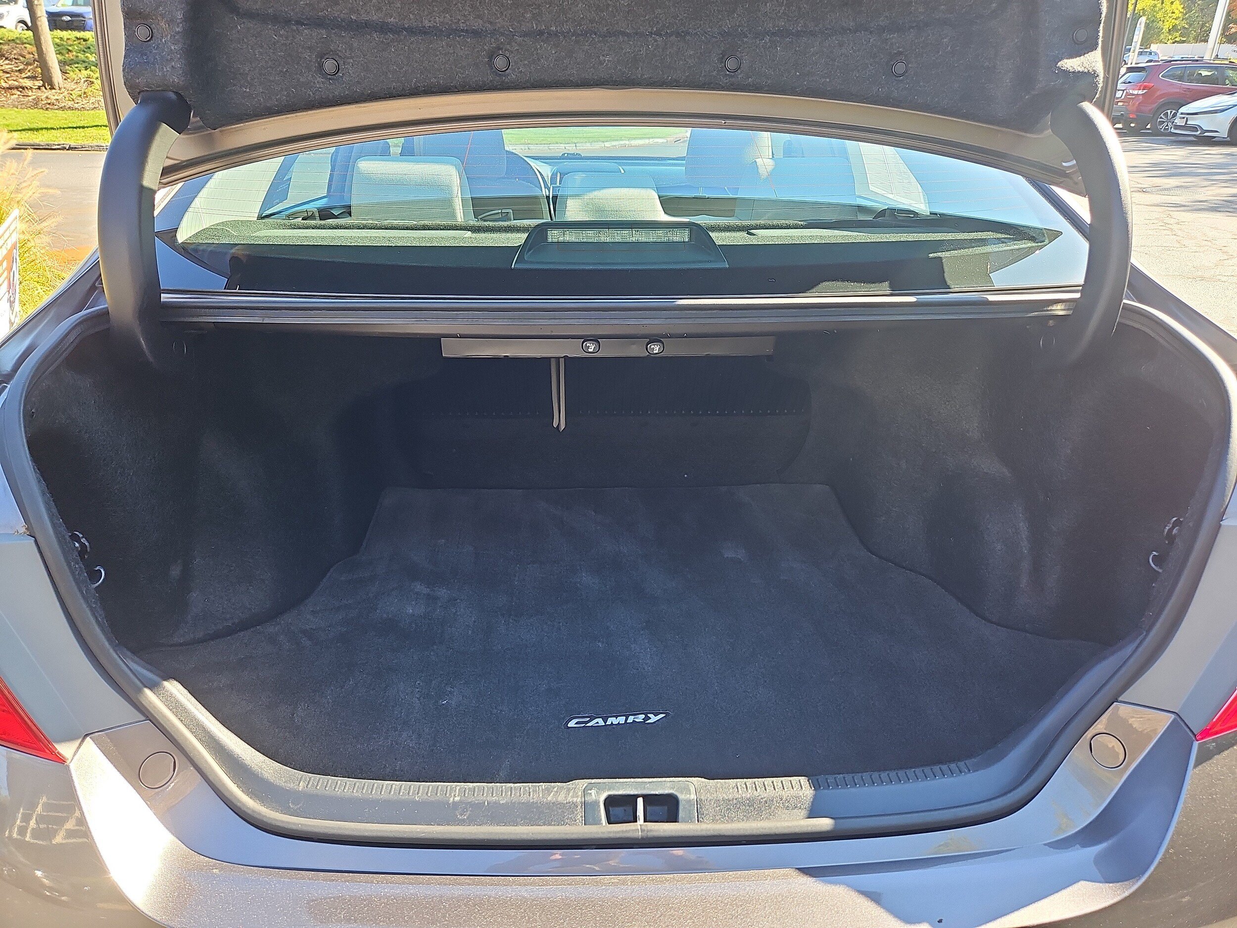 Used 2015 Toyota Camry LE FWD image 26