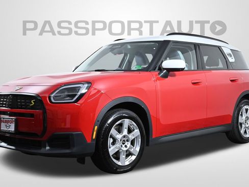 Used 2025 MINI Cooper Countryman SE w/ Comfort Package Max image 1