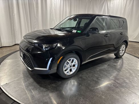New 2025 Kia Soul S image 1