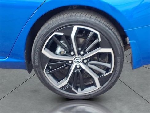 Certified 2025 Nissan Altima 2.5 SR image 4