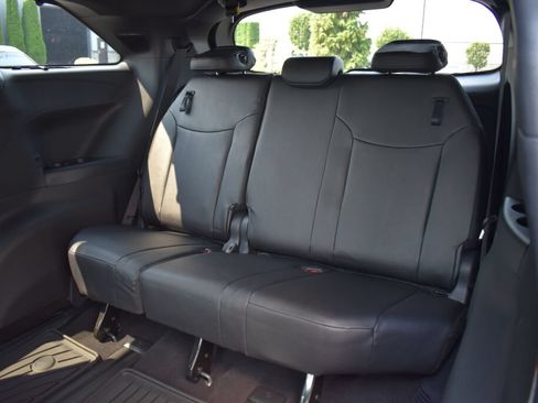 Certified 2025 Toyota Sienna Platinum AWD/4WD image 20