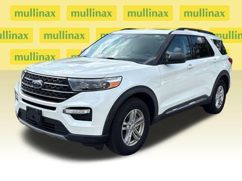 Used 2020 Ford Explorer XLT w/ Equipment Group 202A AWD/4WD image 15