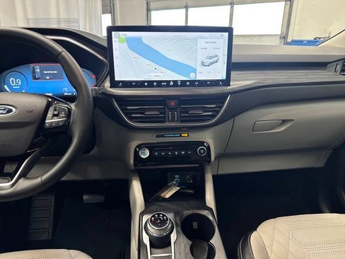 Used 2023 Ford Escape Platinum w/ Premium Technology Package AWD/4WD image 20