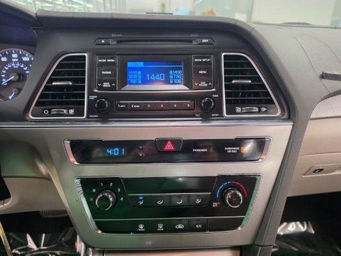 Used 2015 Hyundai Sonata SE FWD image 23