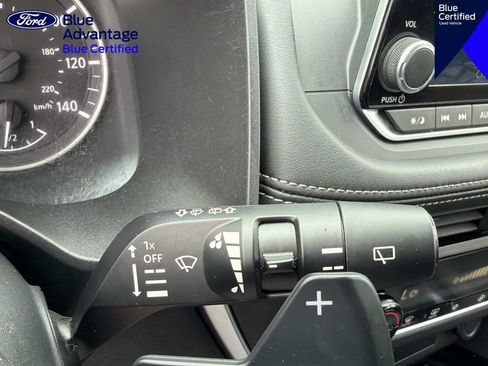 Used 2024 Nissan Rogue SV FWD image 30