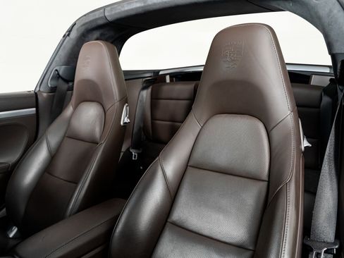 Used 2019 Porsche 911 Targa 4 GTS image 3