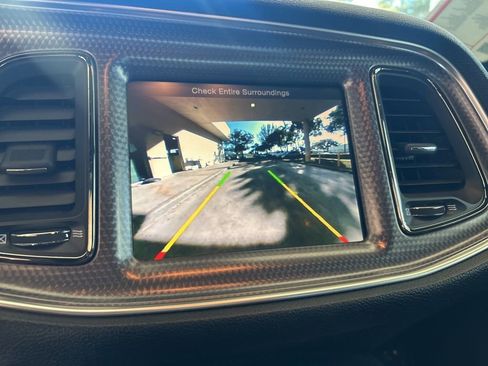 Used 2015 Dodge Challenger SRT Hellcat image 10