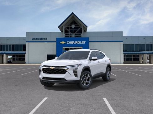 New 2026 Chevrolet Trax LT w/ LT Convenience Package FWD image 8