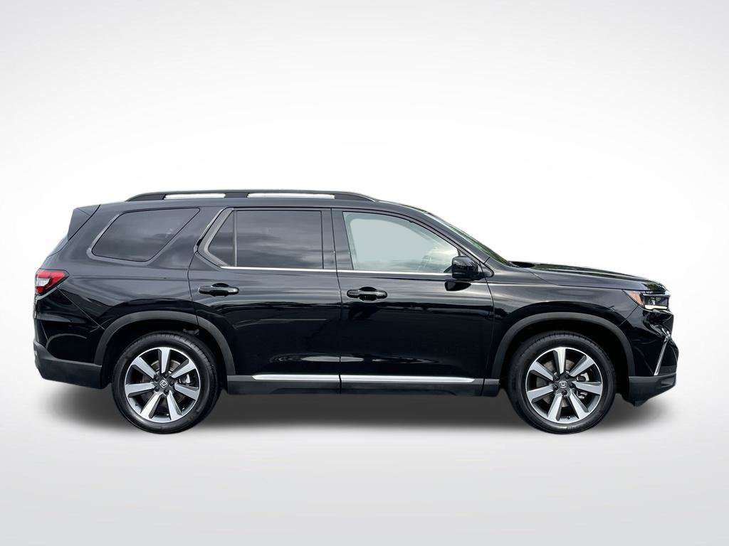 Certified 2025 Honda Pilot Touring image 7