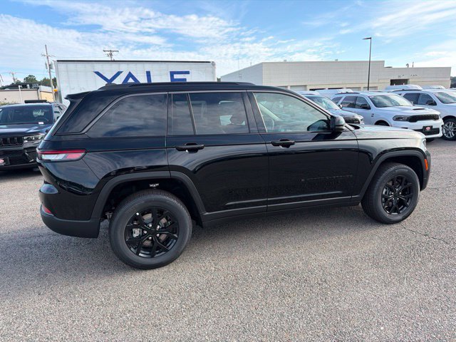 New 2026 Jeep Grand Cherokee Altitude AWD/4WD image 2