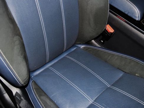 Used 2020 Land Rover Range Rover Velar R-Dynamic S image 24