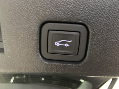 Used 2026 GMC Acadia Denali w/ Super Cruise Package image 24