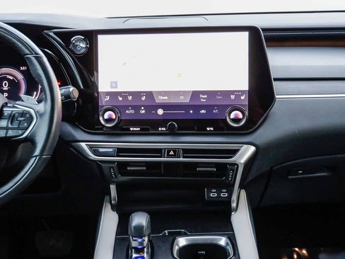 Used 2024 Lexus RX 350h w/ Kick Sensor & Tow Package AWD/4WD image 16