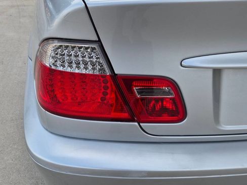 Used 2005 BMW 330Ci Coupe image 16