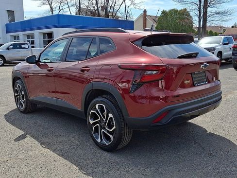 Used 2024 Chevrolet Trax RS w/ Driver Confidence Package image 7