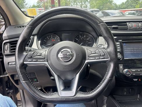 Used 2017 Nissan Rogue Sport SL w/ SL Premium Package AWD/4WD image 11