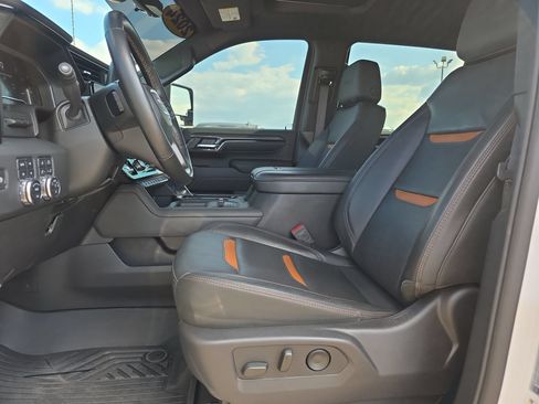 Used 2024 GMC Sierra 2500 AT4 w/ AT4 Premium Plus Package AWD/4WD image 10