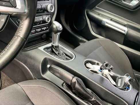 Used 2018 Ford Mustang Coupe RWD image 15