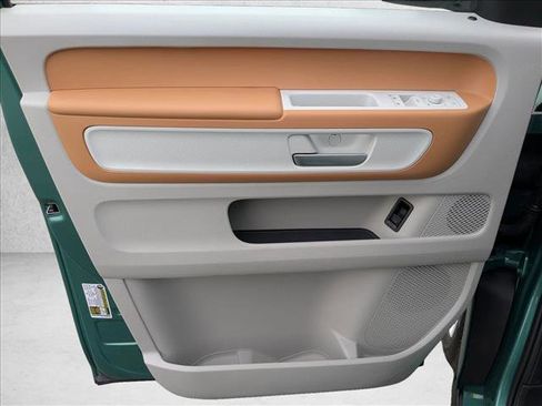 Used 2025 Volkswagen ID. Buzz 1st Edition image 18