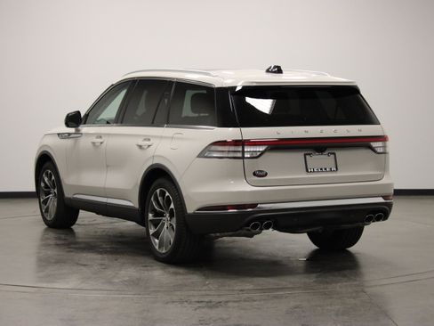 Used 2025 Lincoln Aviator Reserve w/ Illumination Package RWD image 6
