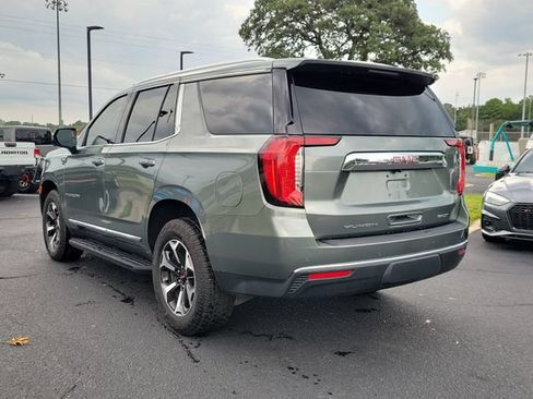 Used 2023 GMC Yukon SLT w/ SLT Premium Package AWD/4WD image 3