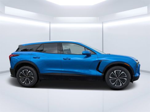 New 2025 Chevrolet Blazer EV LT image 3