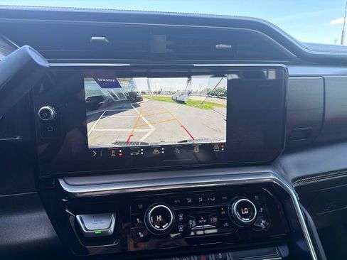 Used 2024 GMC Sierra 3500 Denali Ultimate AWD/4WD image 16