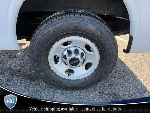 Used 2016 GMC Savana 2500 Work Van w/ Chrome Appearance Package image 13