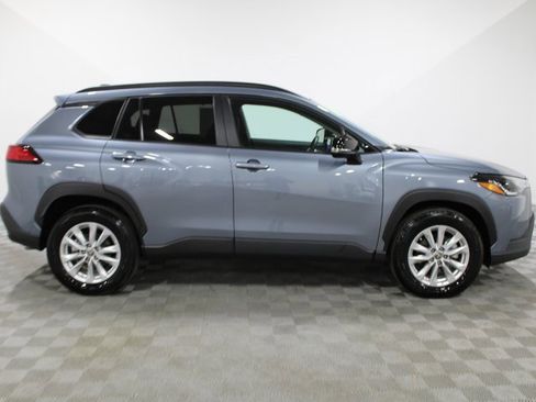 Certified 2025 Toyota Corolla Cross LE image 7