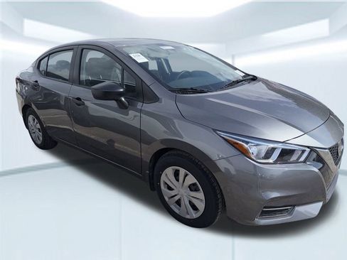 Used 2022 Nissan Versa S image 5