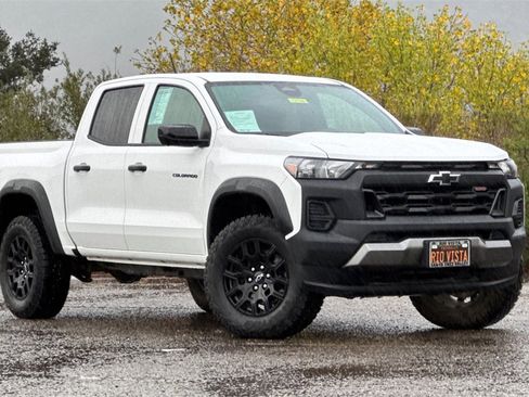 Certified 2024 Chevrolet Colorado Trail Boss w/ Technology Package image 2