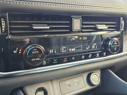 New 2026 Nissan Rogue Platinum image 23