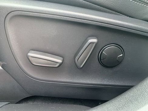 New 2026 Ford Escape SE w/ PHEV Premium Package FWD image 13
