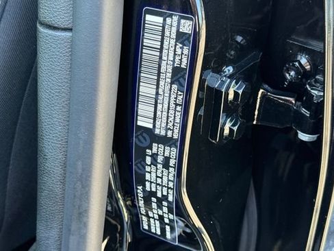 Used 2023 Jeep Renegade Latitude AWD/4WD image 56