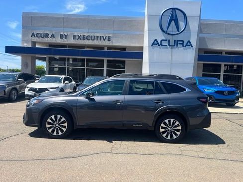 Used 2024 Subaru Outback Limited XT AWD/4WD image 2