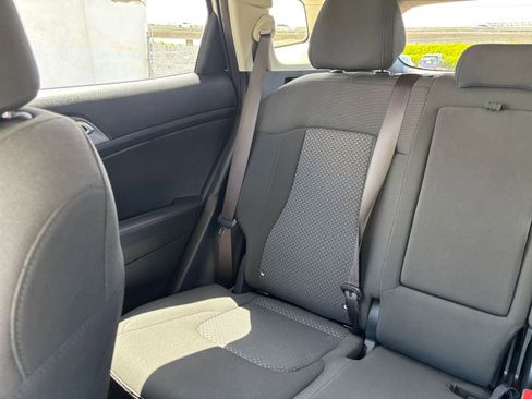 Used 2025 Kia Sportage LX FWD image 38