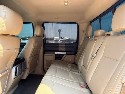 Used 2017 Ford F250 Lariat w/ Lariat Value Package AWD/4WD image 19
