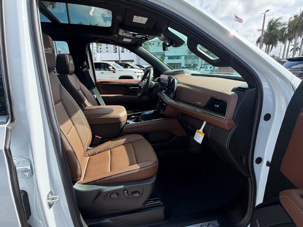 New 2026 Chevrolet Tahoe High Country RWD image 15