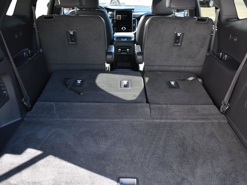 Used 2024 GMC Acadia AT4 w/ Super Cruise Package image 9