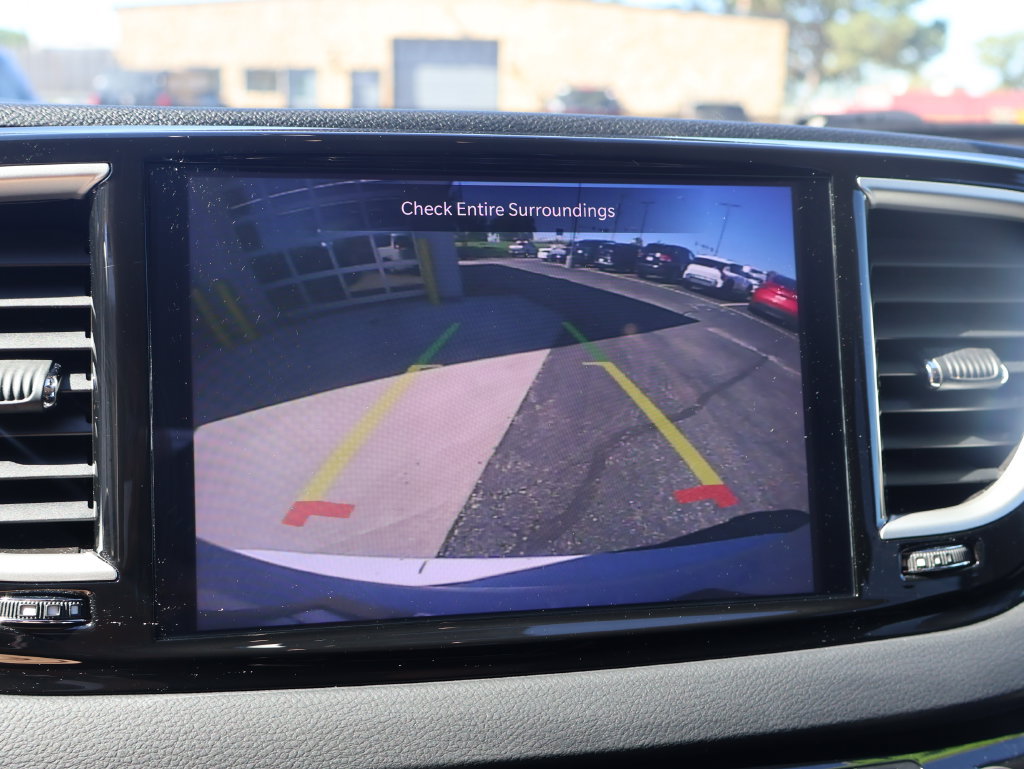 Used 2023 Chrysler Pacifica Touring-L FWD image 26